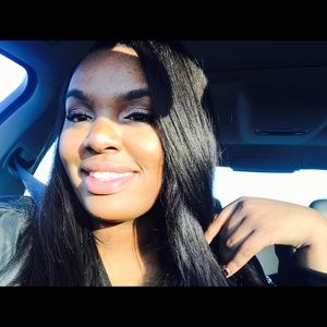 Meet your Posher, Dionna